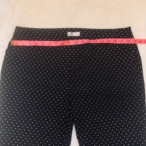NORTHERN REFLECTIONS WOMENS BLACK & WHITE POLKA DOT CAPRI PANTS/ Size XL - Picture 6 of 9